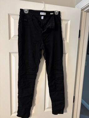 Nine West Black High-Rise Jeggings.